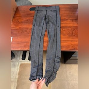 Lululemon leggings size 4